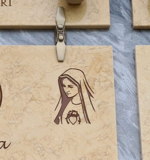  Madonnina incisa
